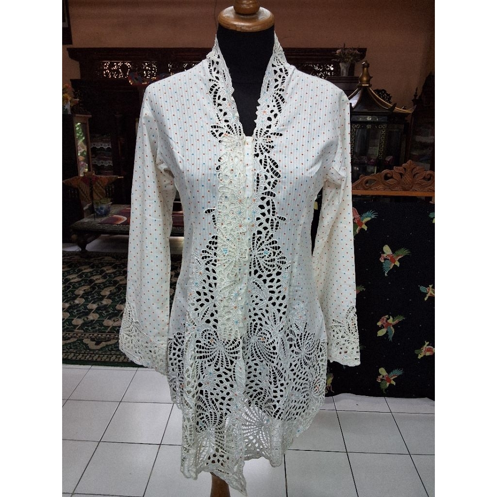 Kebaya Encim Panjang/Kebaya Bordir/Kebaya Encim/Kebaya Bordir Panjang/Kebaya Krancang/Kebaya Betawi/