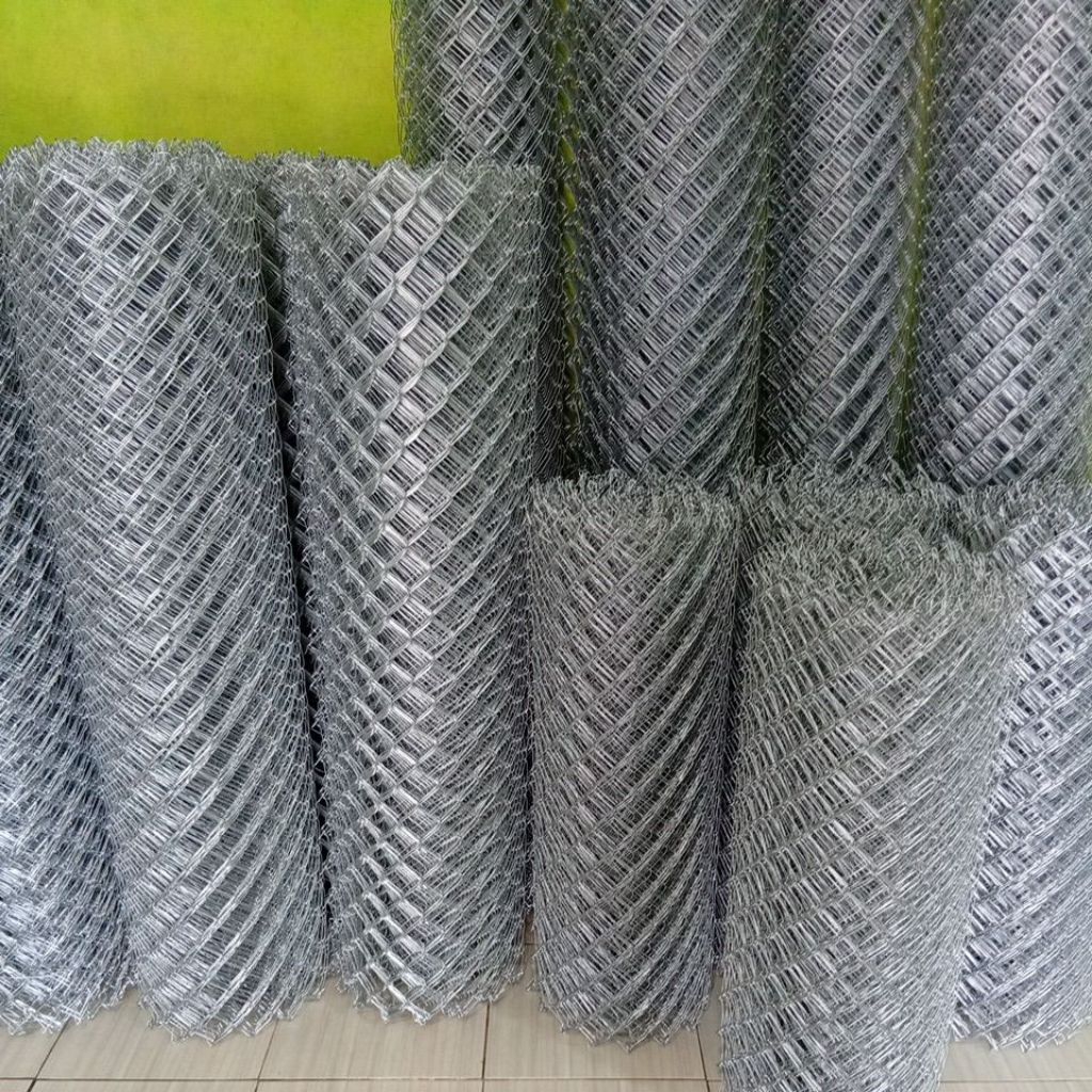 kawat pagar harmonika galvanis lebar 1,5 meter, tebal kawat 1,6mm, lubang 5 cm, panjang 25 meter/rol