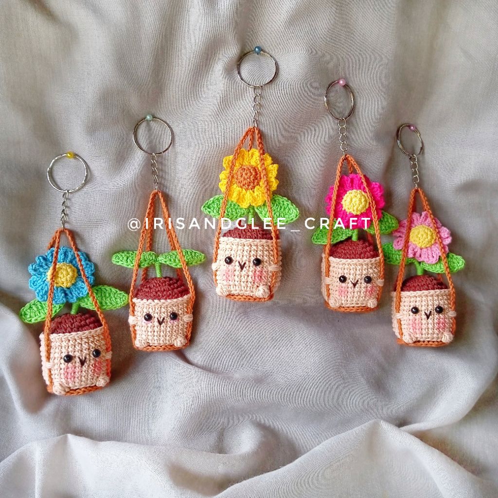 Gantungan Kunci Rajut Pot Bunga Gantung/Flowers Pot Crochet/Bunga Rajut