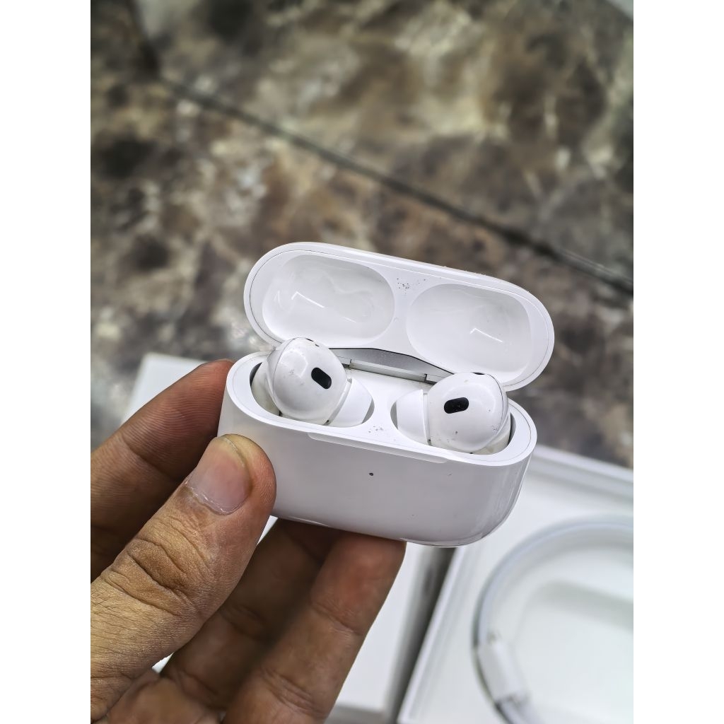 Apple Airpods Pro Gen 2 Lightning