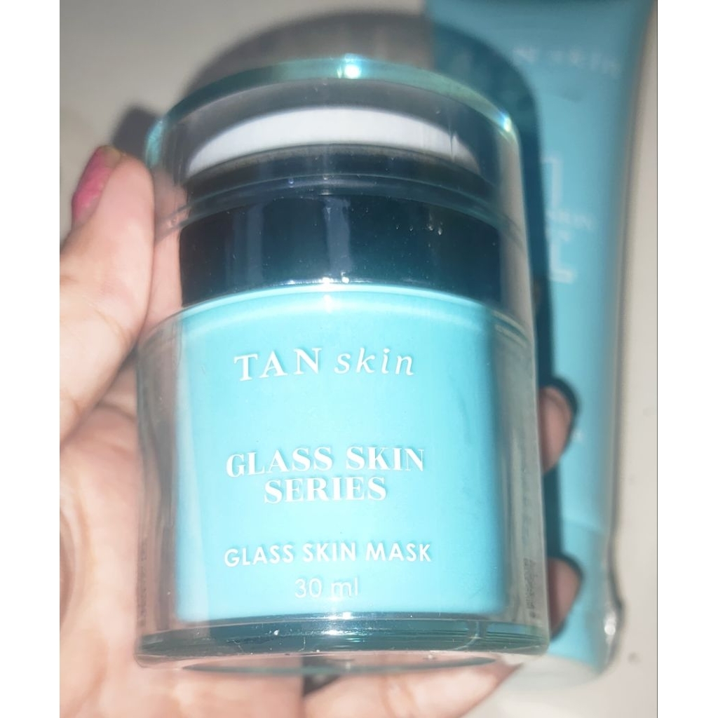 glass skin cleansing gel by tan skin