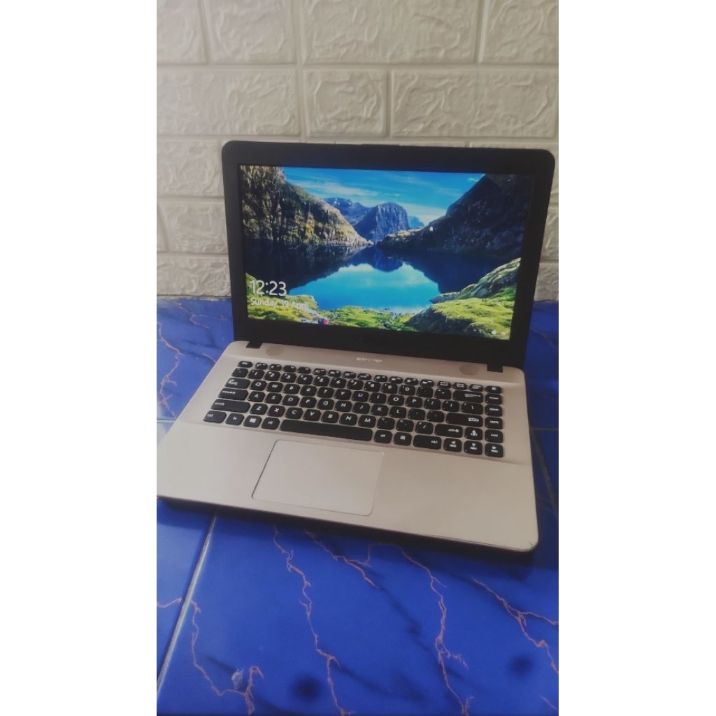 Laptop Asus x441s