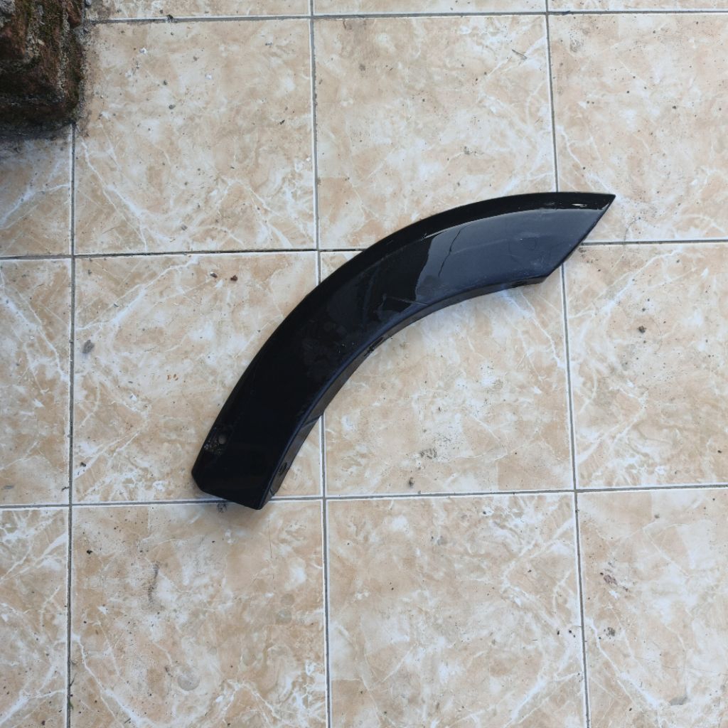 sambungan over fender pintu belakang rush terios