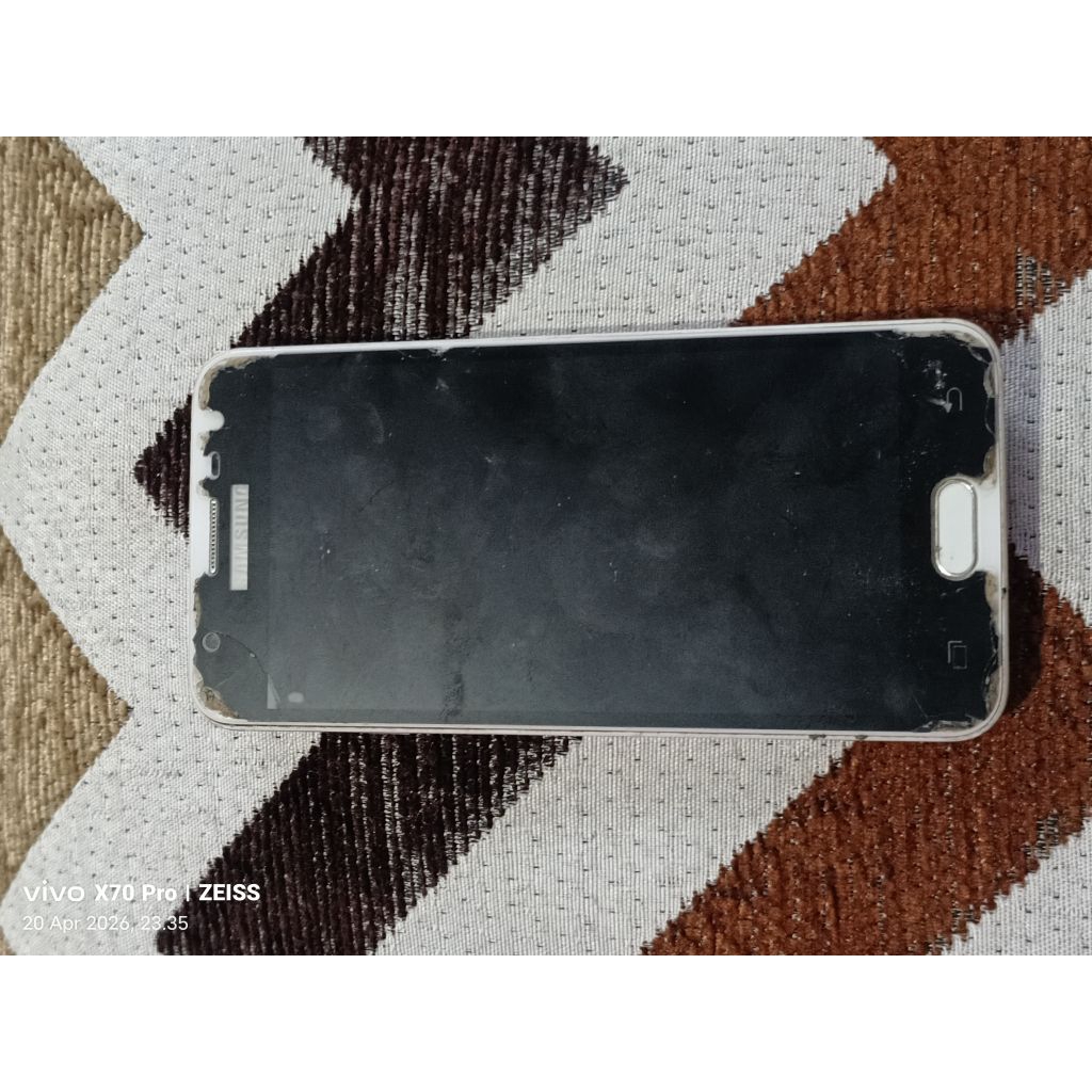 j7 prime minus lcd