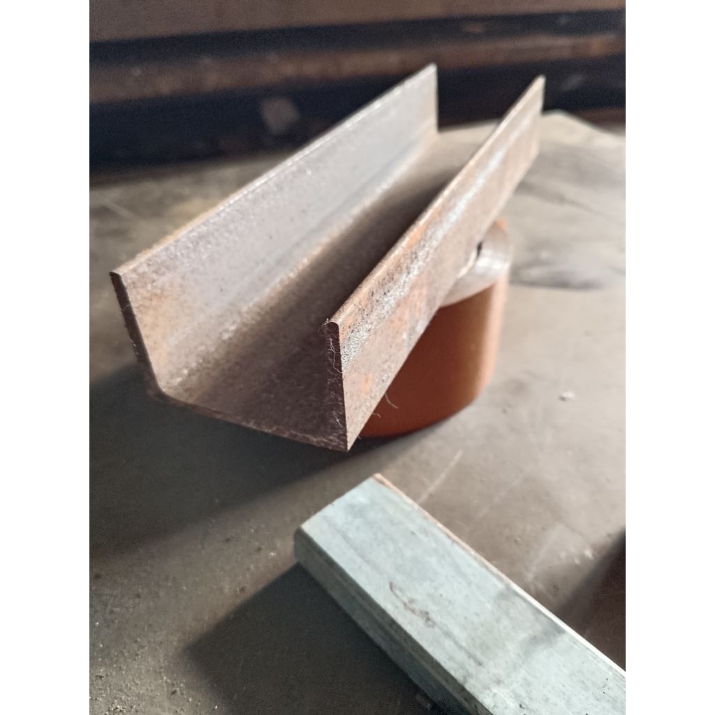besi kanal unp 5 x 3 x 3mm panjang 20cm