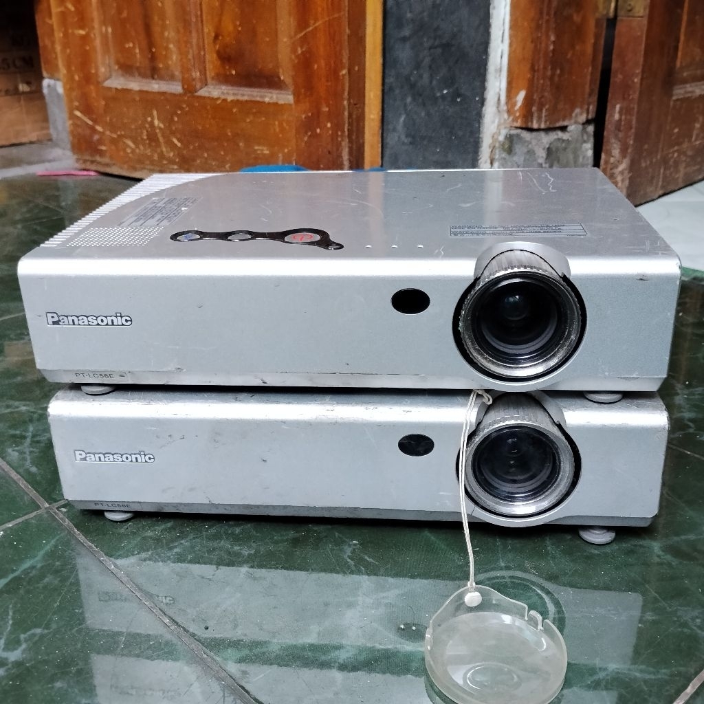 JUAL  MATI Proyektor PANASONIC PT-LC56E BEKAS Harga 1 PCS SPERPART PROYEKTOR LENSA