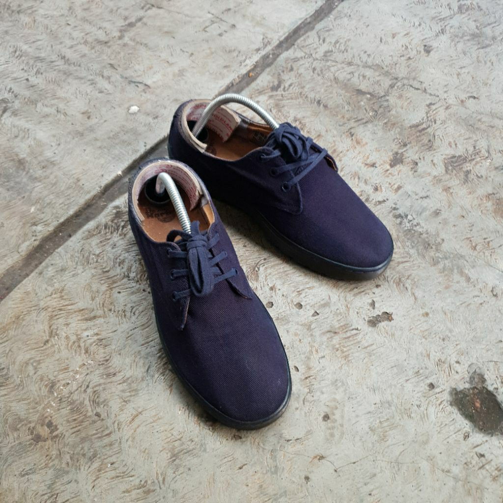 SEPATU SECOND DOCMART CASUAL CANVAS ORIGINAL