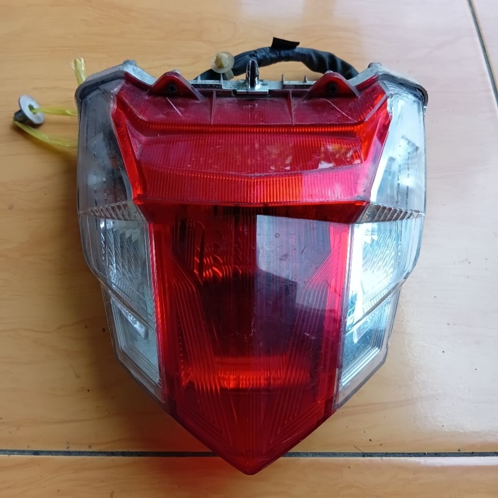 lampu belakang honda supra gtr 150 original