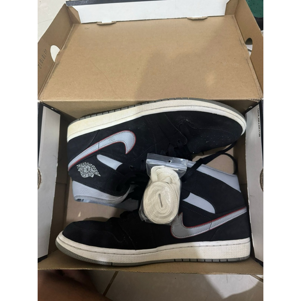 Nike air jordan 1 Mid black grey