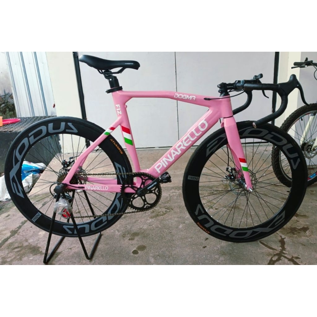 Sepeda Balap / Roadbike 700c Model Pinarello Custom Rims 70mm