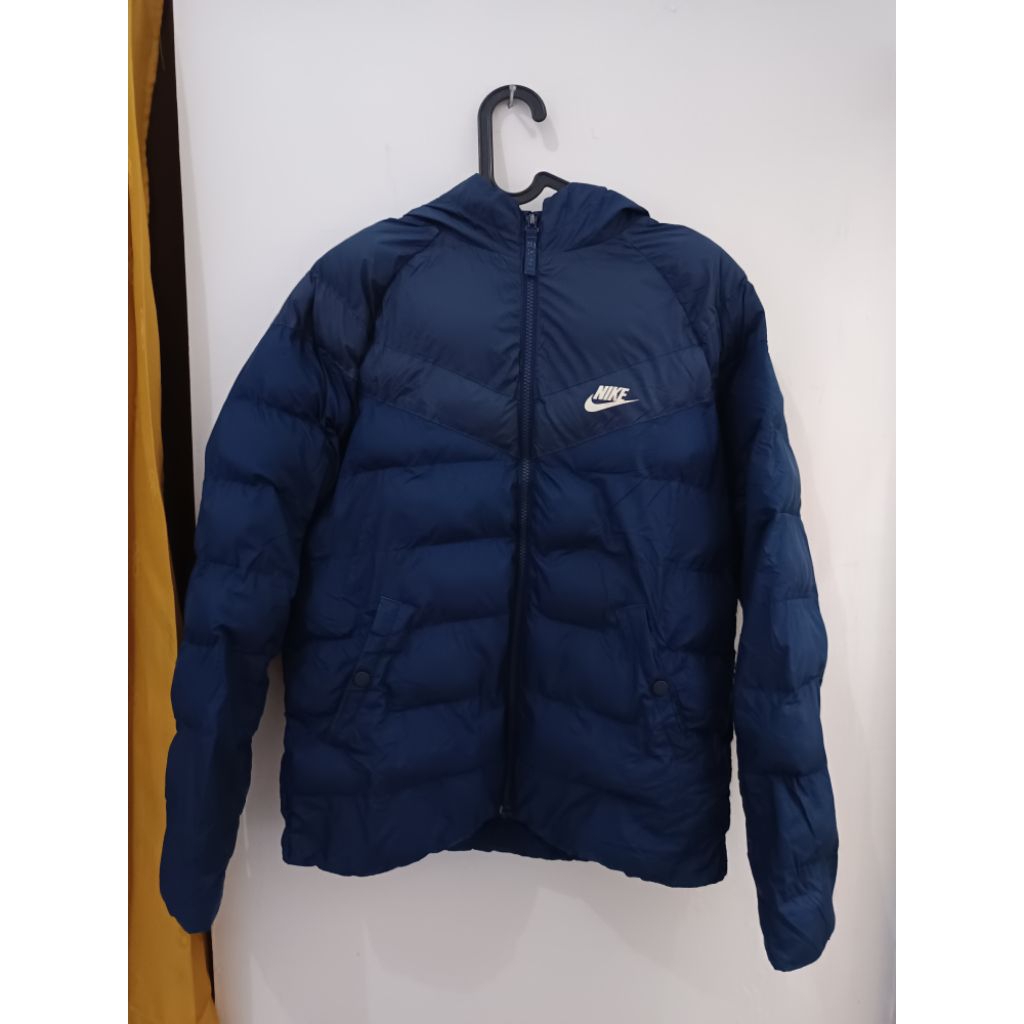jaket puffer Nike size L