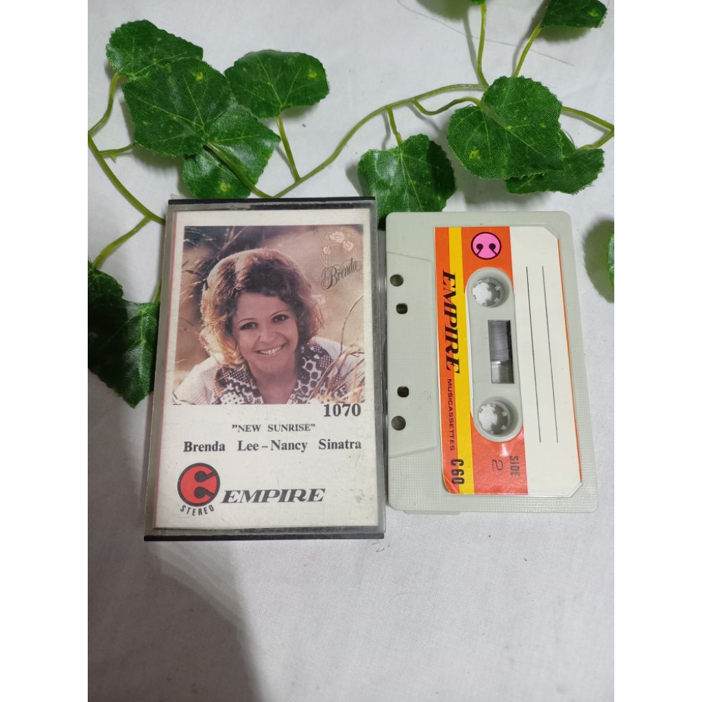KASET PITA NEW SUNRISE / BRENDA LEE - NANCY SINATRA