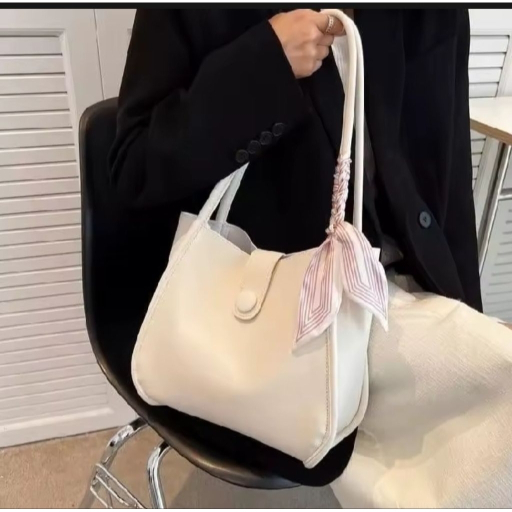 Tas Gempita Wanita Miniso Premium - Putih, Kulit Sintetis Tebal, Desain Polos Elegan