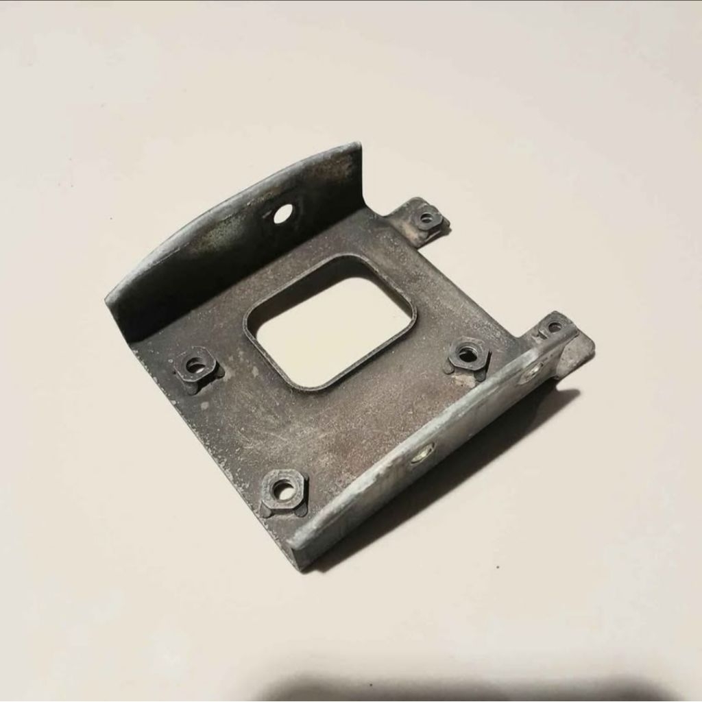 Braket dudukan cdi - koil suzuki Rc80 / RC100 ( ori - bekas copotan )