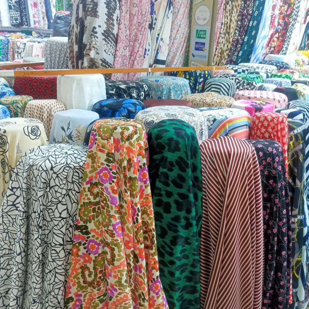 Kain Satin Creep Motif / Kain Satin Motif Import / Kain Satin Creepe Motif Bunga Premium