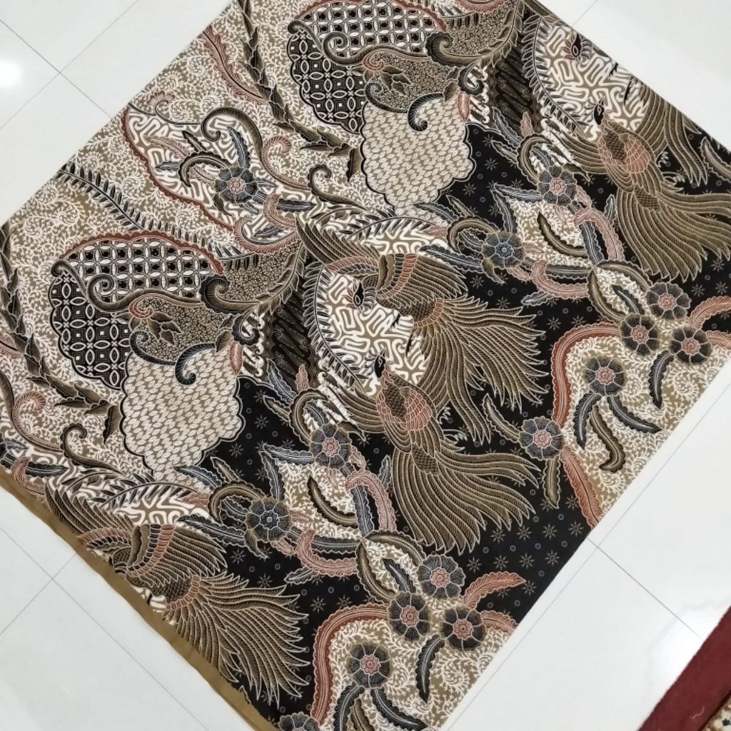 Kain Batik Motif Burung Merak