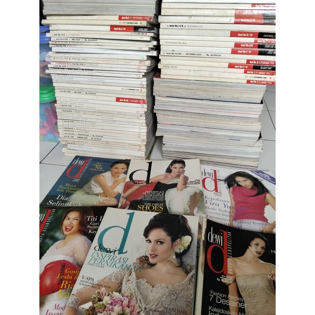 Majalah Jadul Fashion Desain MAJALAH DEWI Gaya Kosmopolitan