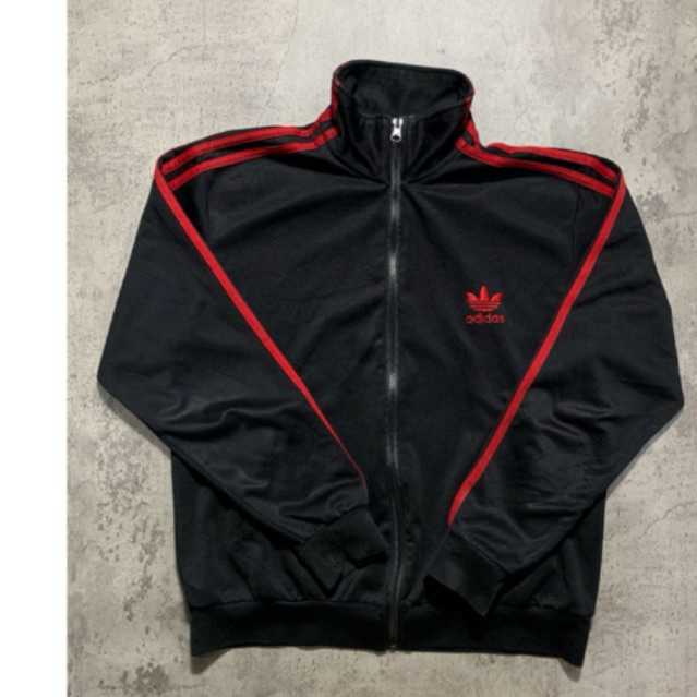Tracktop adidas bunga