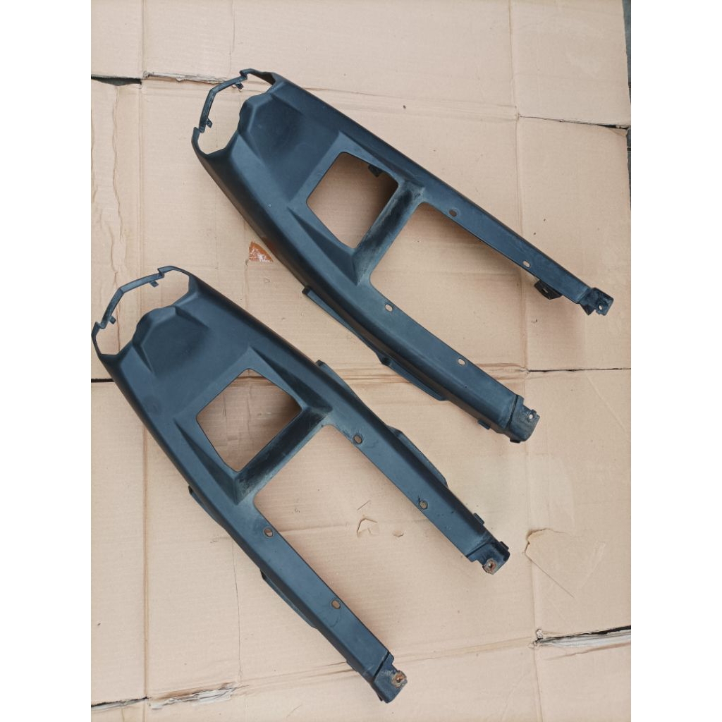 Cover body kasar sambungan bodi belakang bawah yamaha vixion R led new Original