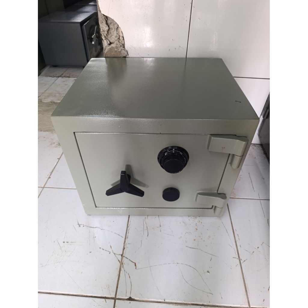 Brankas merk MASTER 40cm