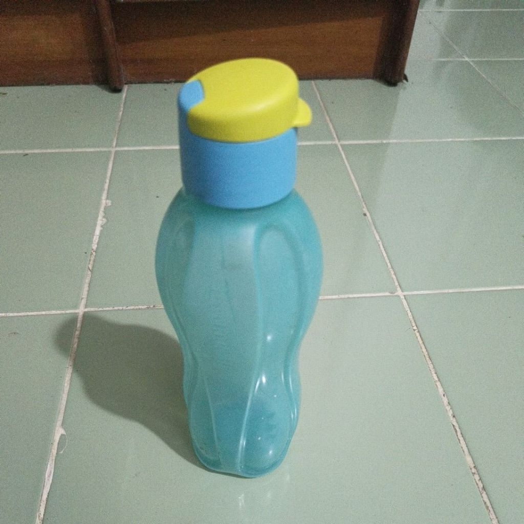 Botol Tupperware ECO flip 750 ml pl