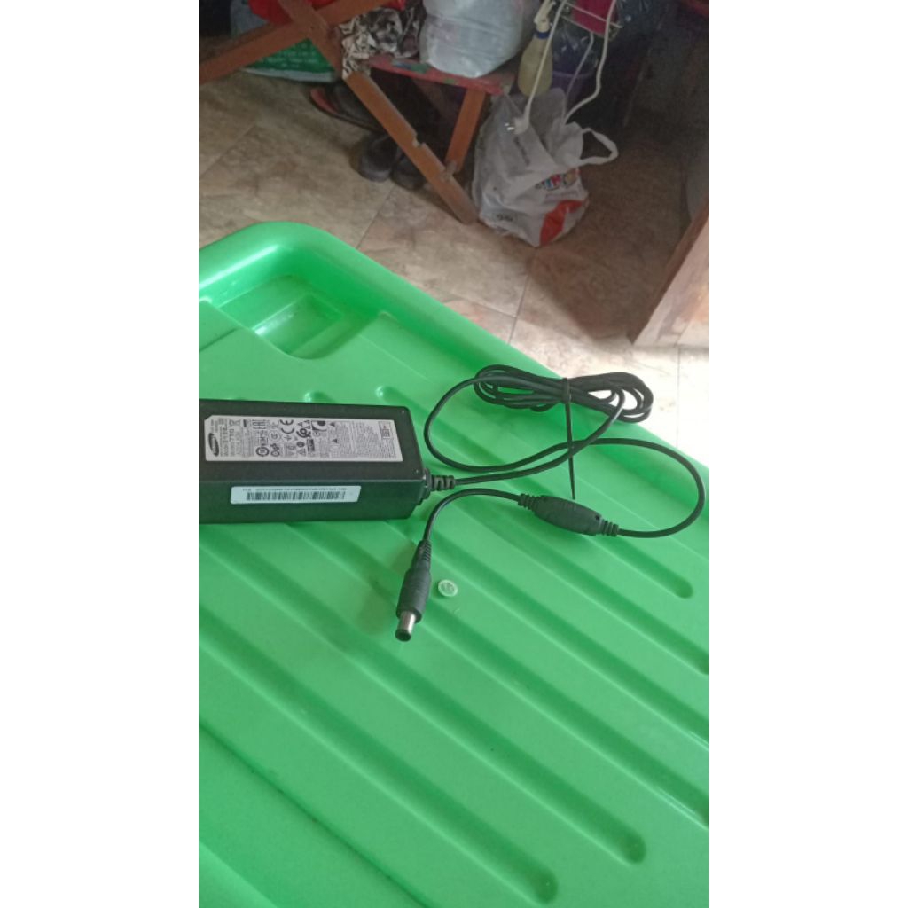 Adaptor monitor LCD LED Samsung AC DC adapter A2514 KSM 14.0V 1.786A