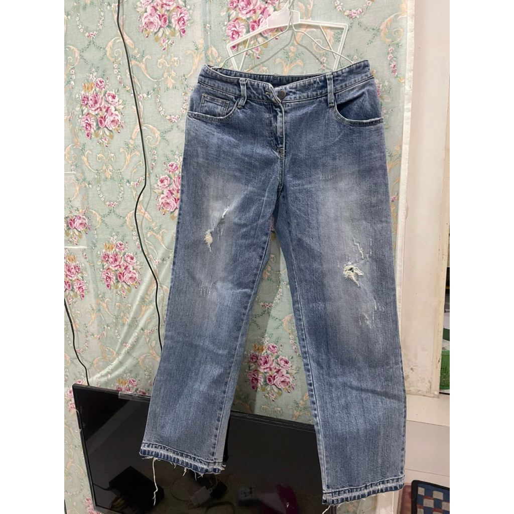 ripped jeans preloved