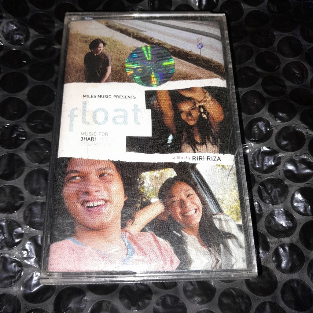 kaset pita FLOAT 3 hari untuk selamanya