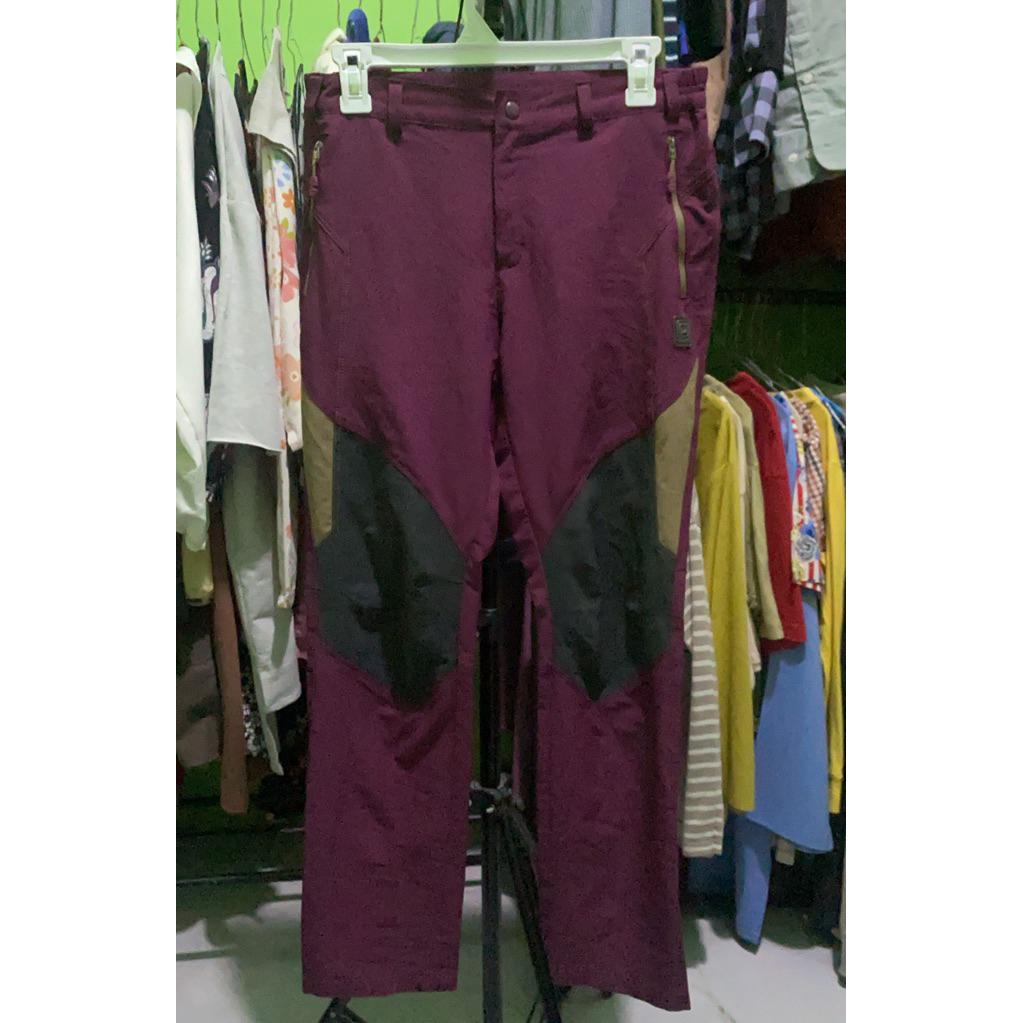 PRELOVED Celana Gunung Mountia Tebal