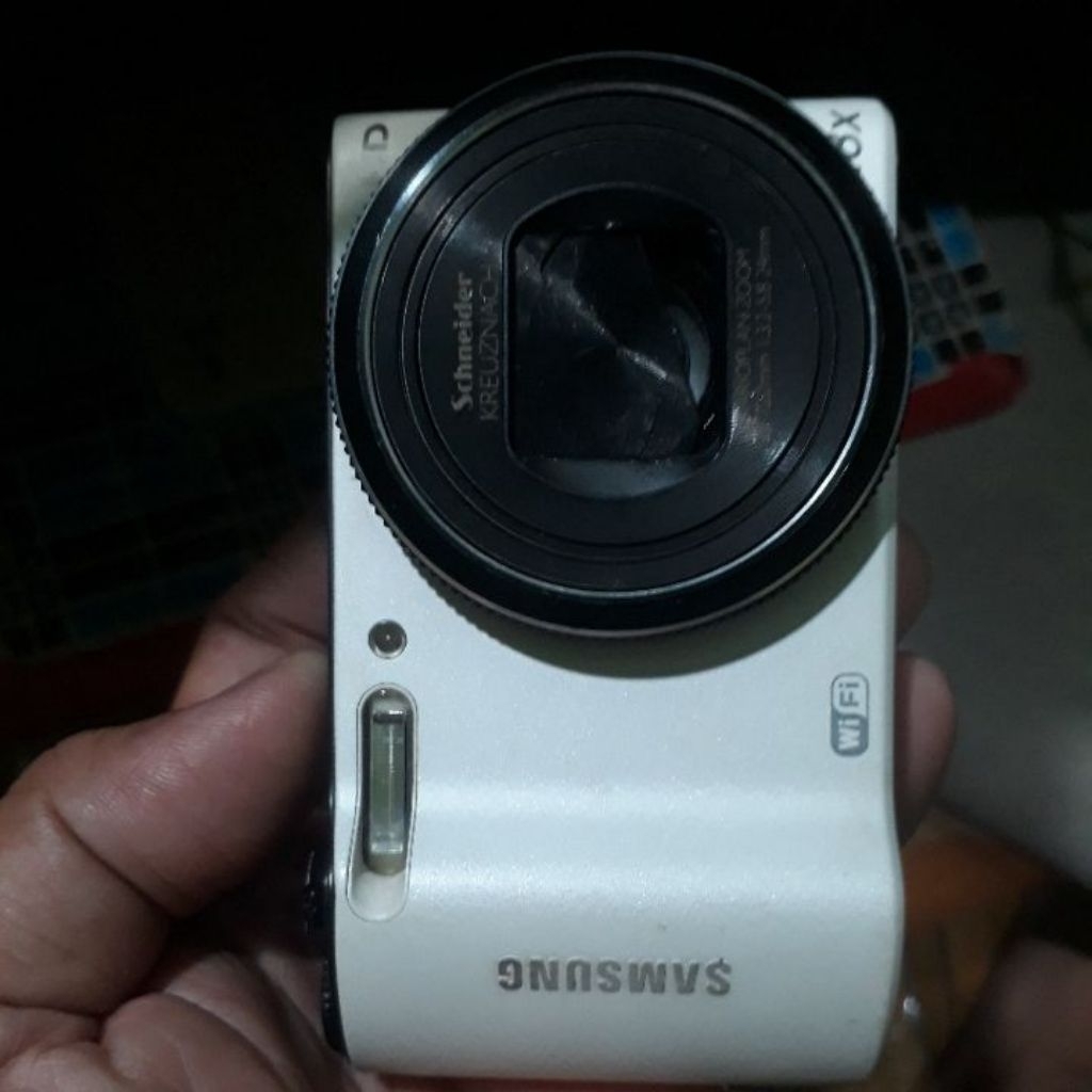 Kamera Digital Samsung Galaxy Bahan