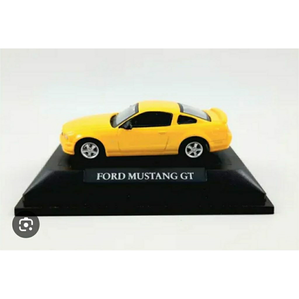 Diecast Ford Mustang GT Yellow Signature Road Scala 1:72