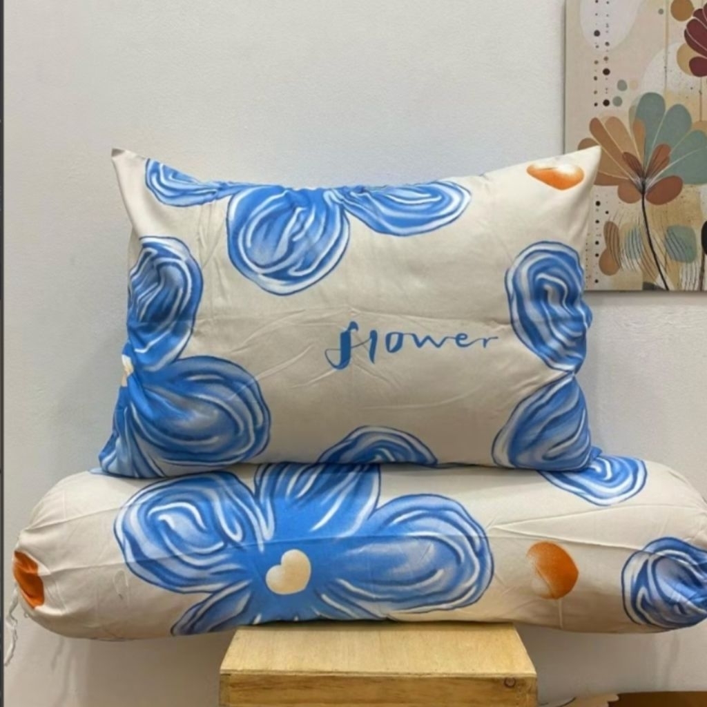 Sarung bantal dan Guling motif bunga biru