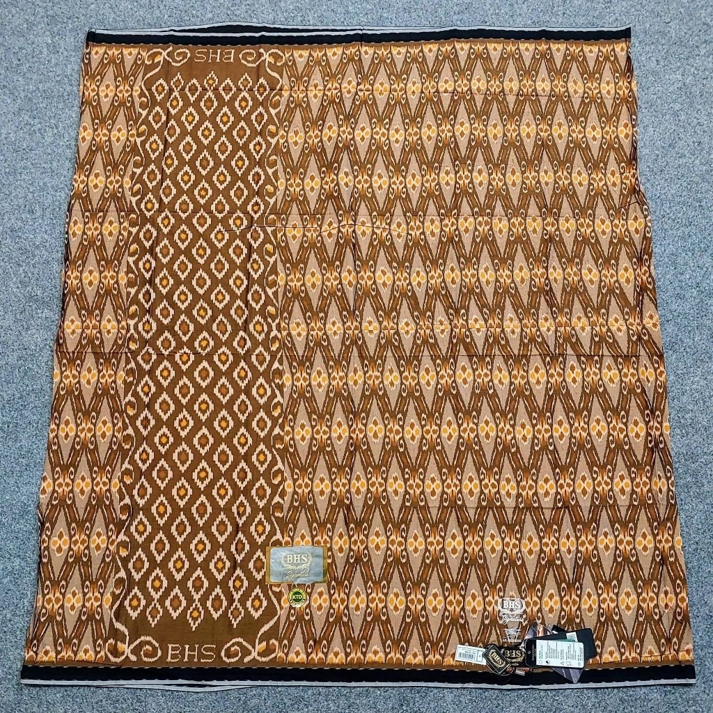 SARUNG BHS KTD,KGD,KSD SIGNATURE GOLD LAWASAN SUTERA 50%