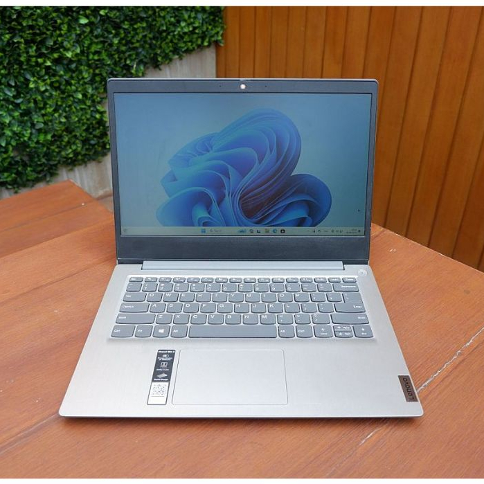 Lenovo V14-ADA AMD 3020e Ram 4Gb Ssd 256Gb SCU23989