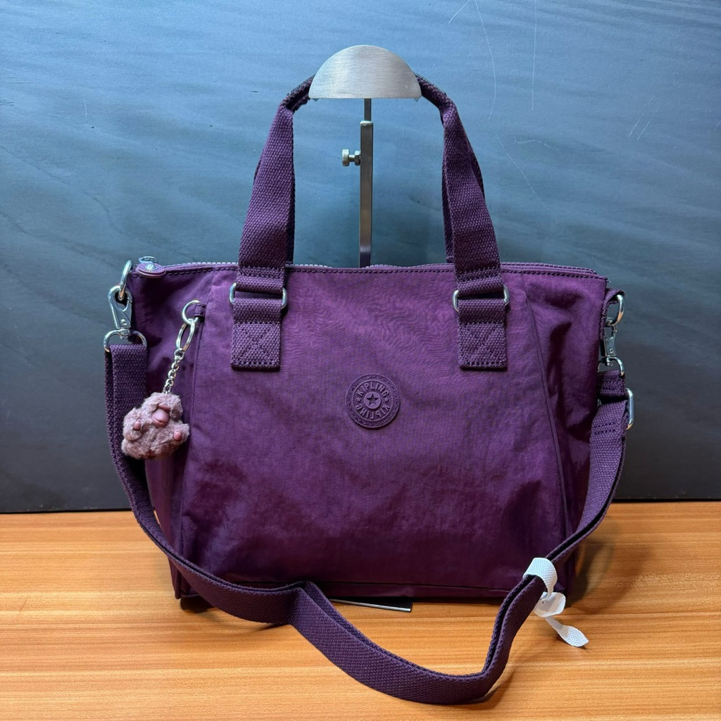 Kipling Amiel (Burgundy) no pricetag
