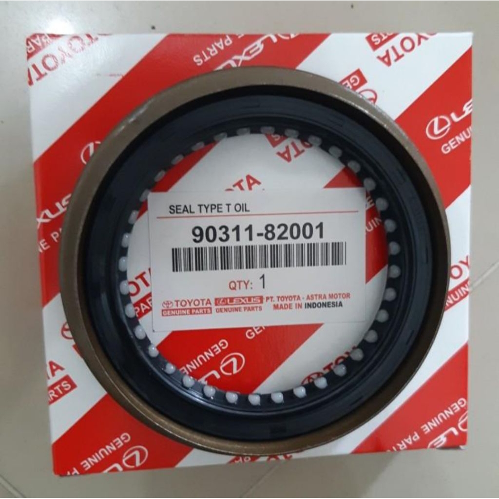 Oil Seal Belakang Dalam Toyota Rino 14B (PN: 90311-82001)