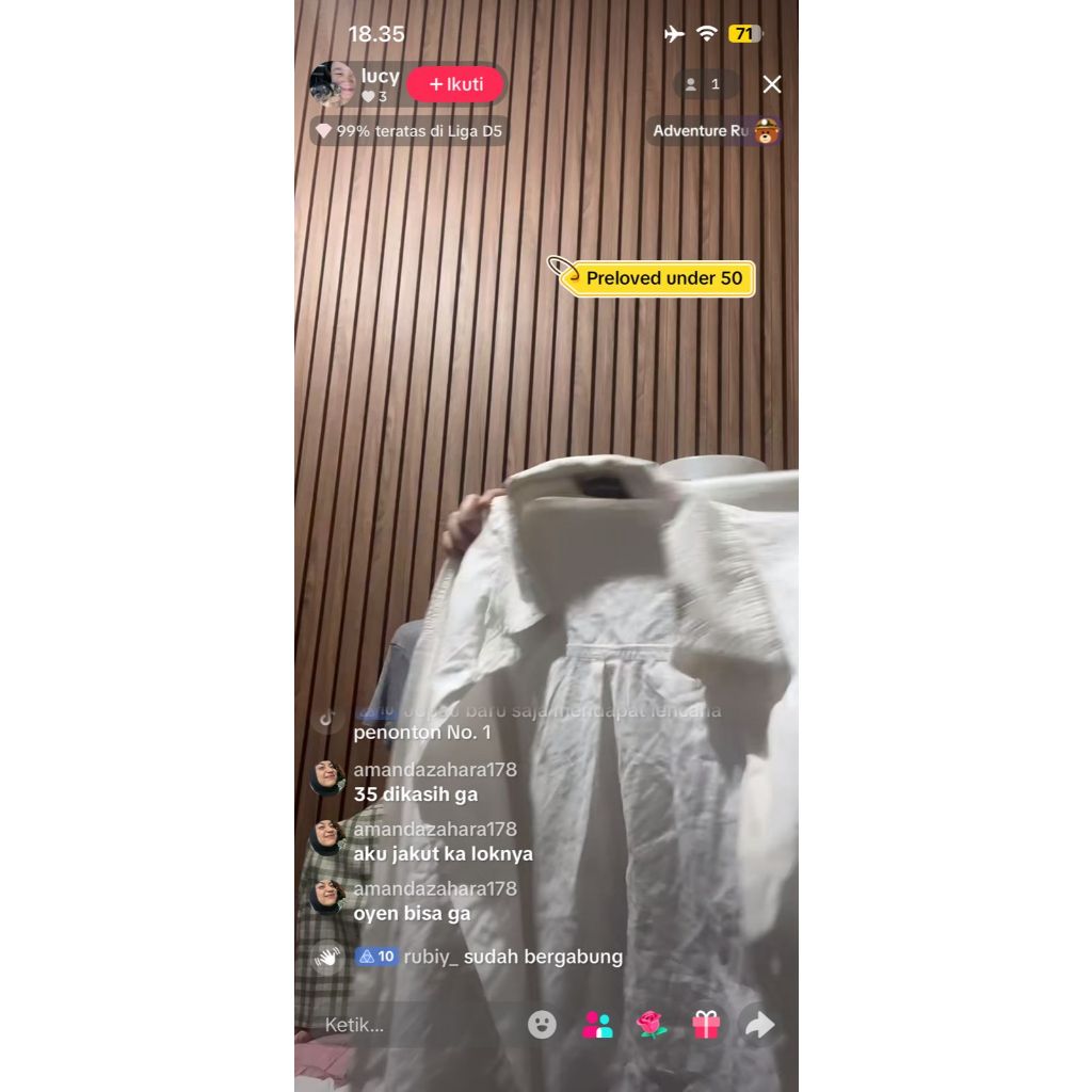 kemeja oversized putih
