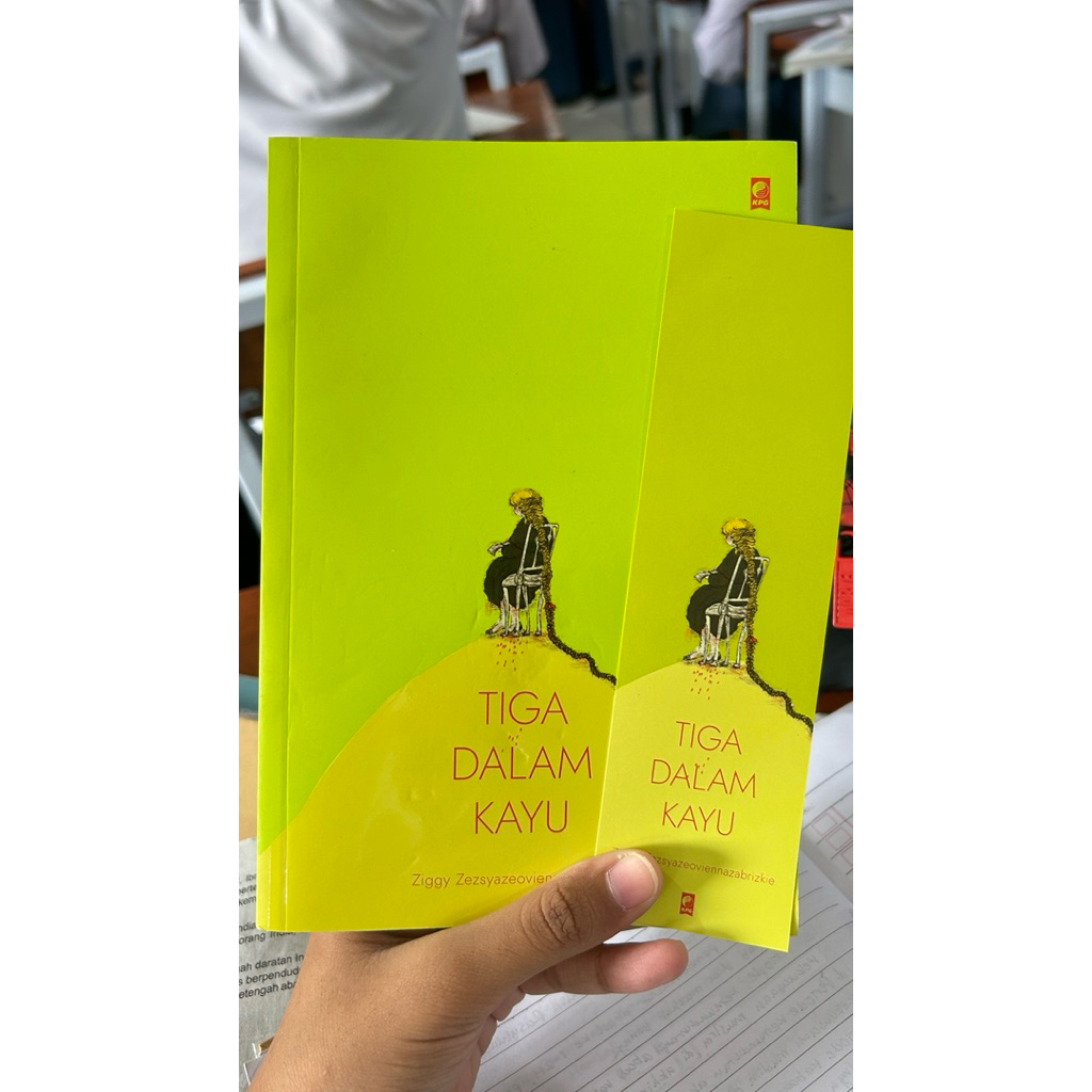 Novel Preloved TIGA DALAM KAYU by Ziggy Zezsyazeoviennazabrizkie
