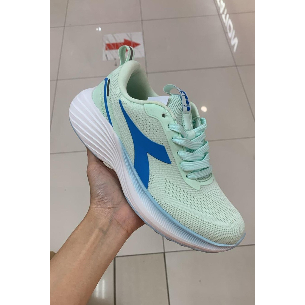 sepatu Diadora wanita
