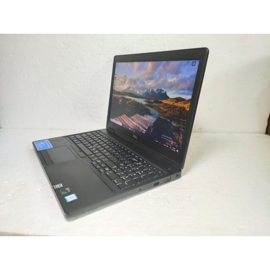 B625 Laptop Dell Precision 3530 core i7-gen8 12cpu dodeca core Ram 8GB ssd 256GB keyboard backlight 