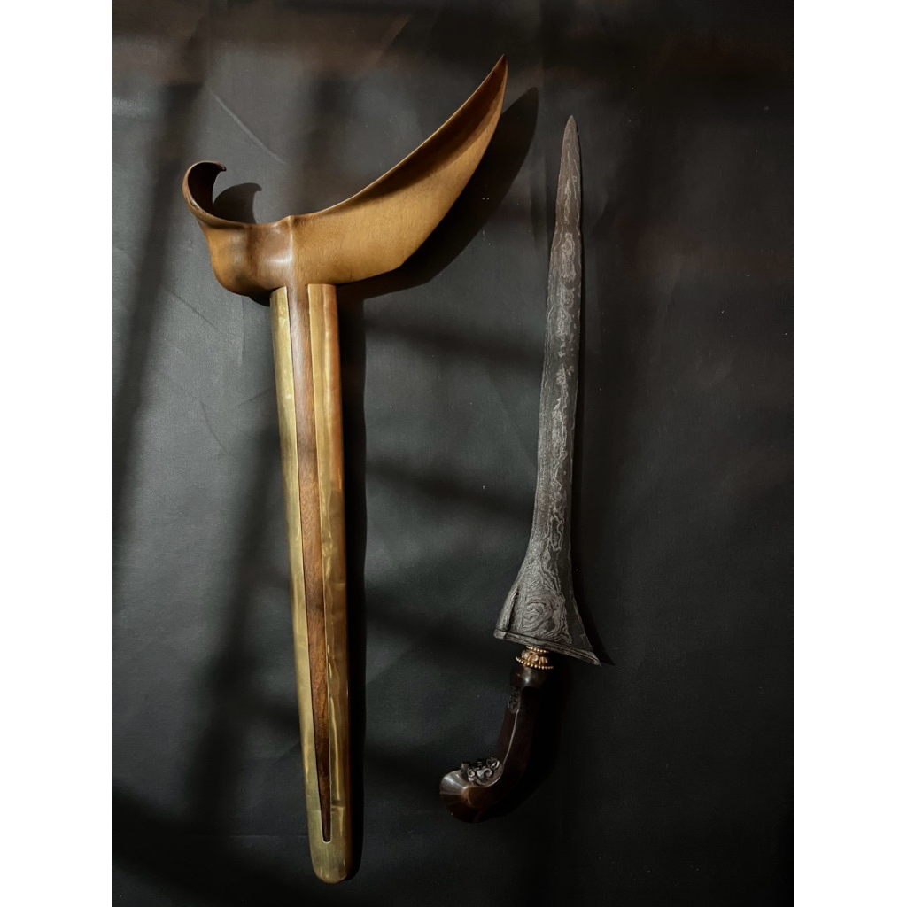 keris kebo lajer dwi pamor, kulbuntet pelindungan dan wahyu tumurun, tangguh era pajajaran,warangka 