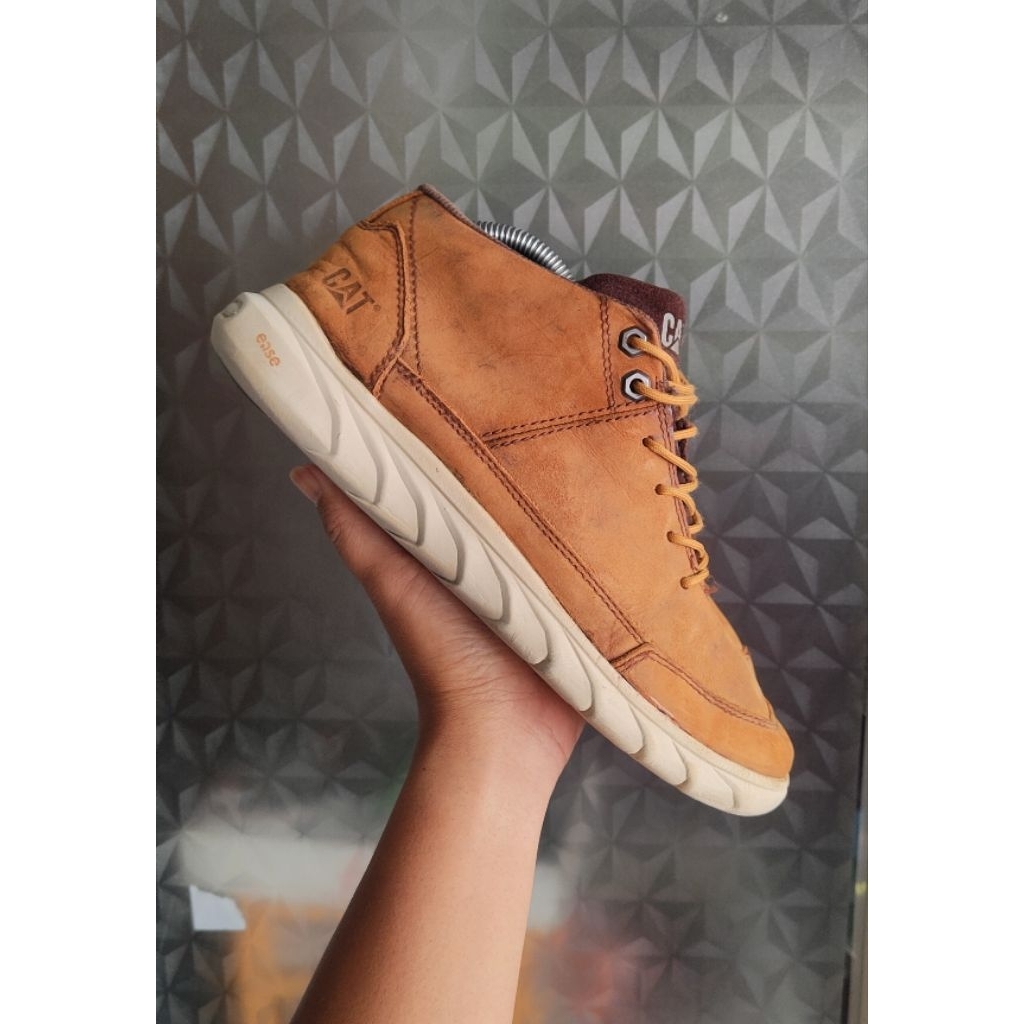 sepatu Caterpillar SZ 42 second bekas preloved