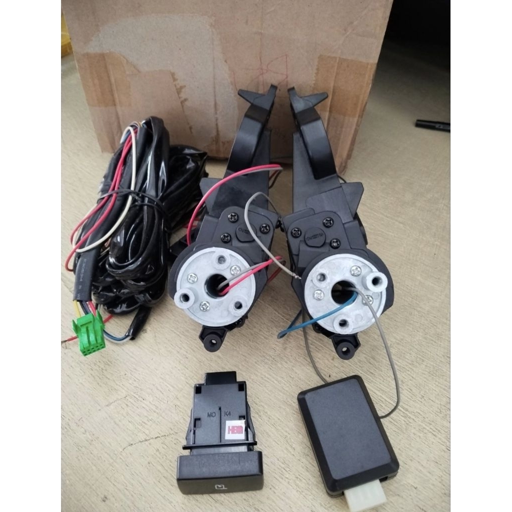 AUTO RETRACT SPION HONDA BRIO 2013