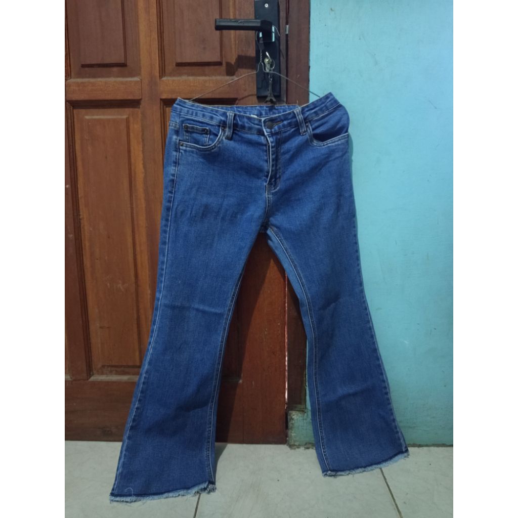 Preloved Cutbray Jeans