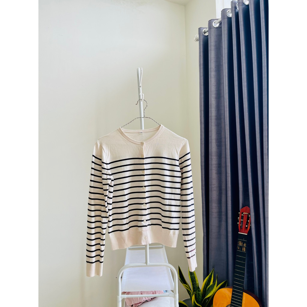 preloved - Sweater UNIQLO UV Protection