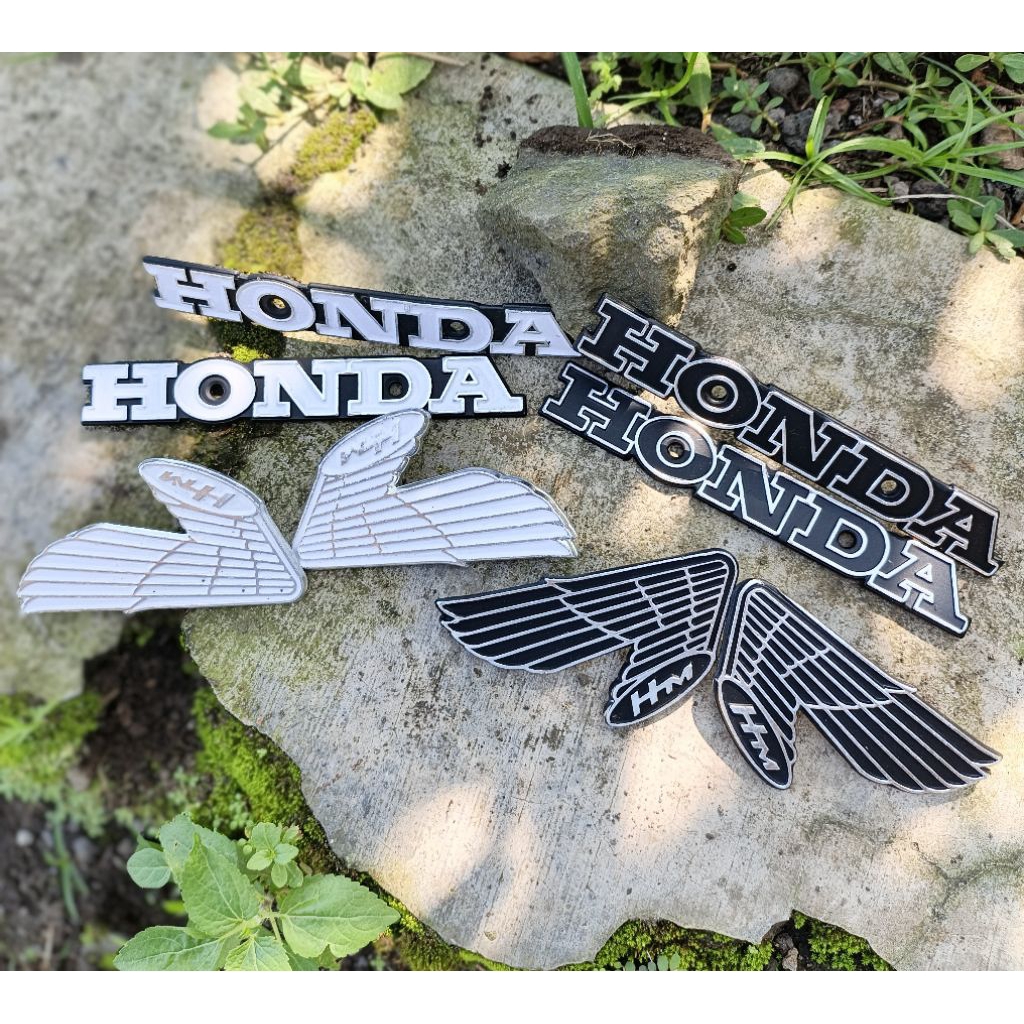 EMBLEM TANGKI GLATIK IMPORT CB 100 S90 KUALITAS MIRIP ORIGINAL WARNA HITAM DAN PUTIH IMPORT