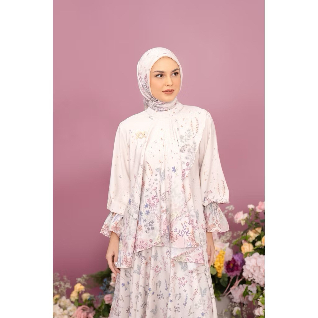 Gardenia Blouse WEARING KLAMBY