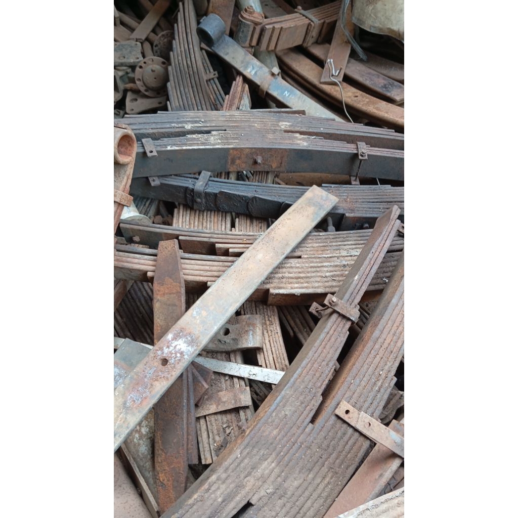 Besi  baja per daun  bekas lebar 6 cm tebel  9 mm ukuran 20 cm- 40 cm