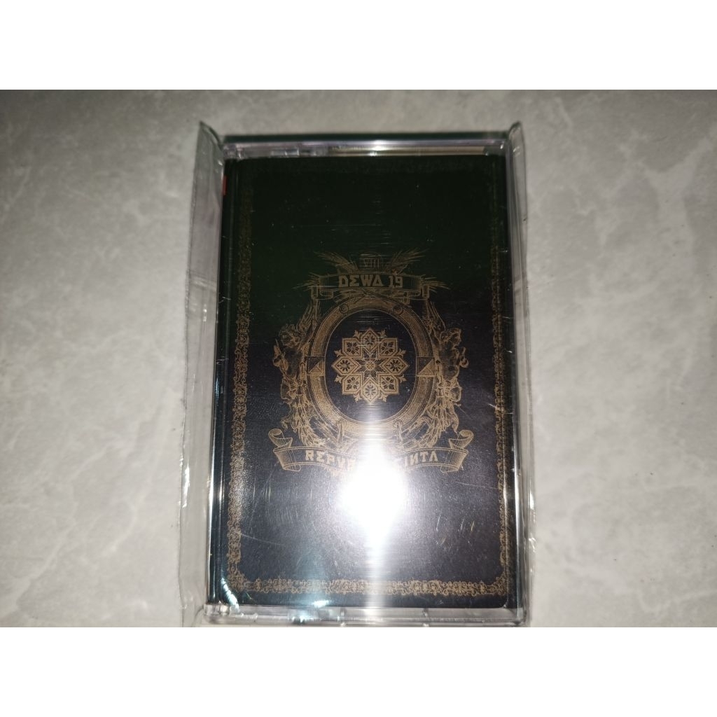 kaset dewa 19 , republik cinta (segel)