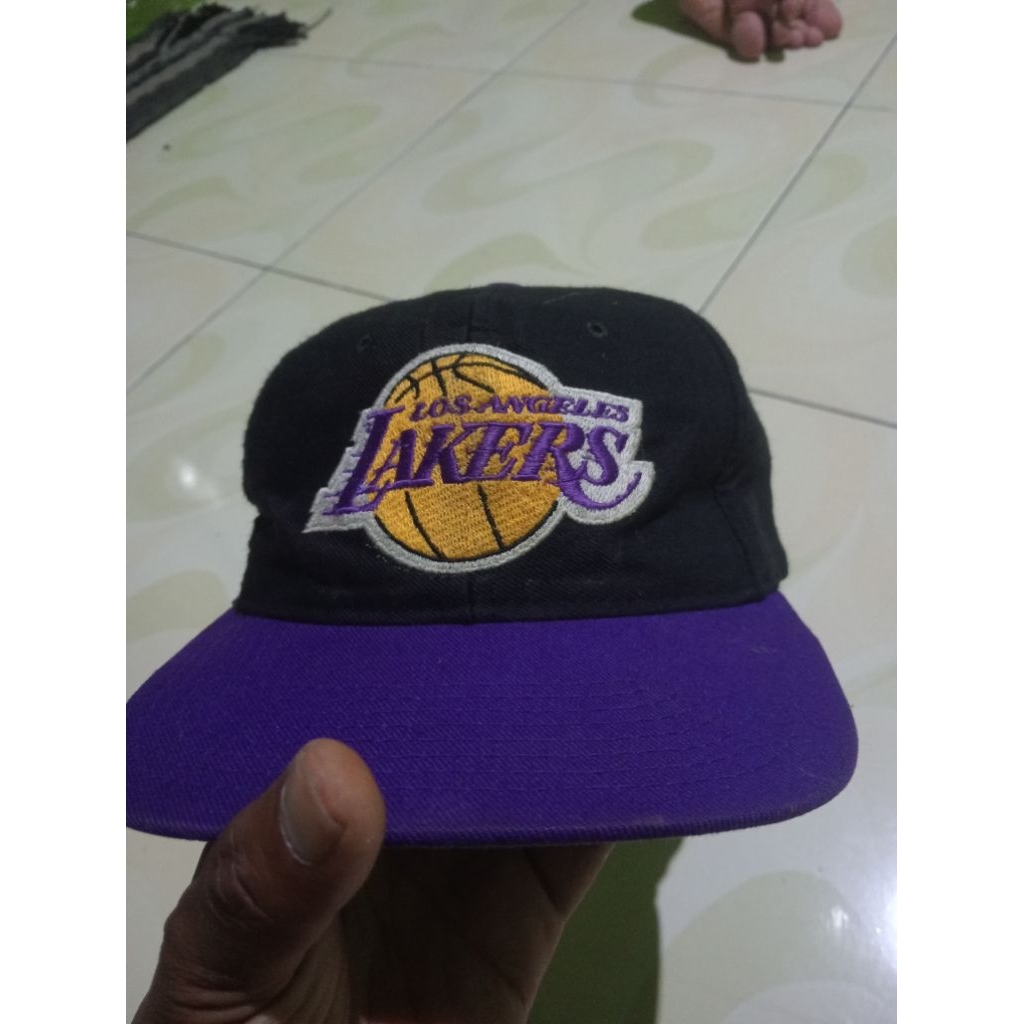 TOPI VINTAGE LAKERS